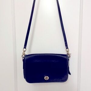 “Vintage Dinky” Classic Coach shoulder step bag.